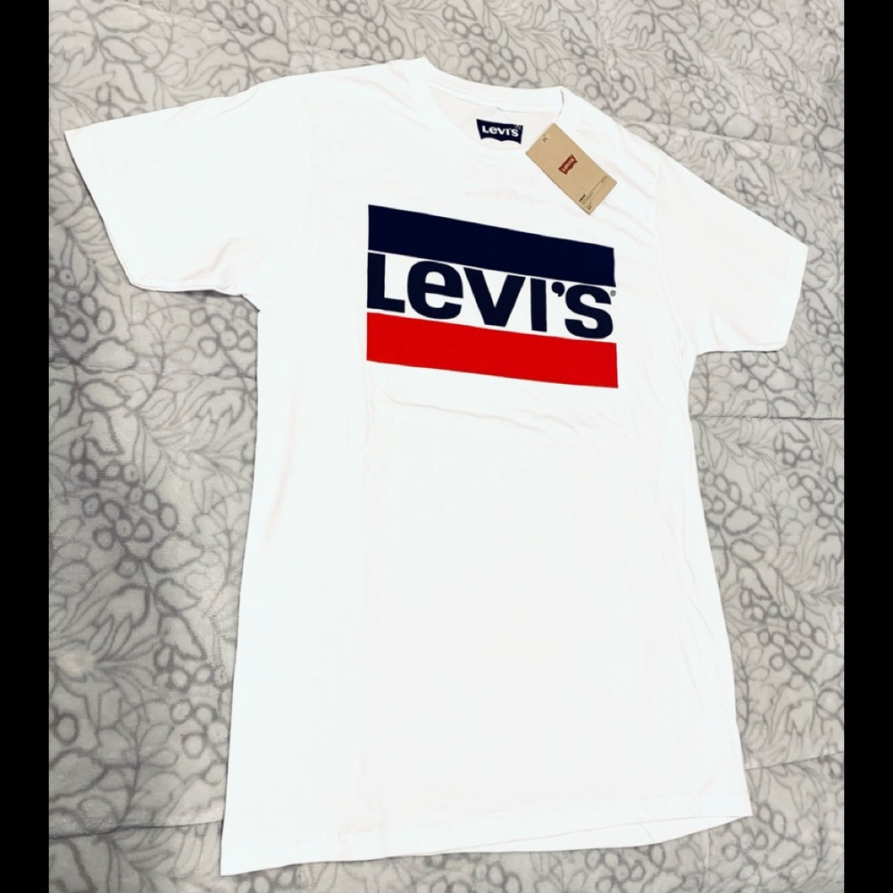 NEW! 💫 Levi’s shirt